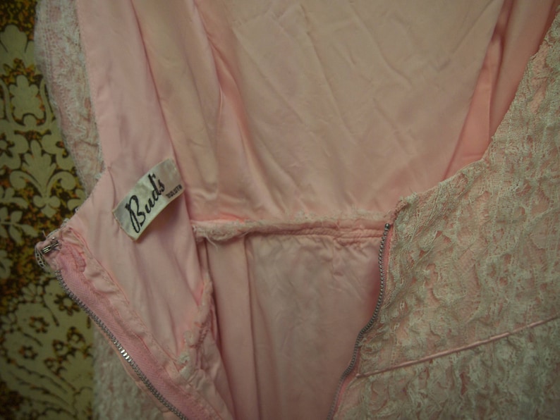Vintage Pale Pink Sleeveless Scoop Neck Maxi Dress with Lace Overlay