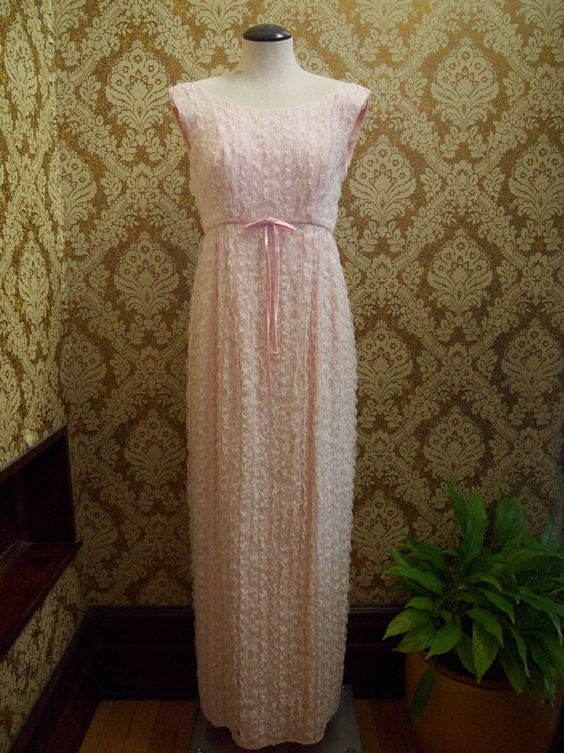 Vintage Pale Pink Sleeveless Scoop Neck Maxi Dress with Lace Overlay