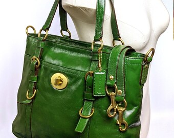 green patent leather purse