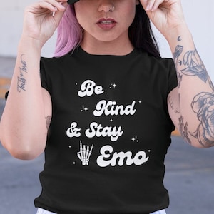 Camiseta emo Camiseta emo mayor Sudadera con capucha emo Solo vibraciones emo Ropa emo Ropa emo Camiseta de música emo Estética emo Niño emo jubilado Millennial
