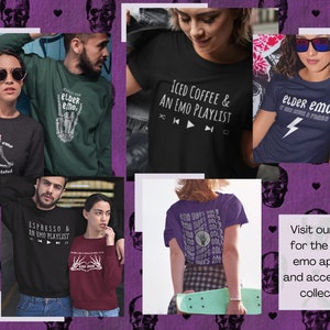 K&ouml;nnte beinhalten: Eine Sammlung von sechs verschiedenen T-Shirts mit verschiedenen Designs und Texten. Die Shirts zeigen einen Totenkopf und gekreuzte Knochen, ein meditierendes Skelett, einen Blitz, eine Kaffeetasse und einen Musikplayer. Der Text auf den Shirts lautet "Still emo but now meditated", "Elder emo", "Iced coffee & an emo playlist", "Espresso & an emo playlist" und "Emo vibes only".