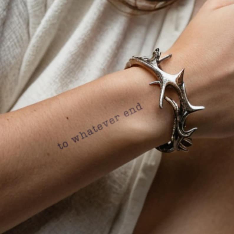 Tatuaje semipermanente "To Whatever End"/Trono de Cristal imagen 2