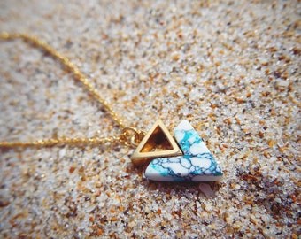 NEW IN! Tiny elegant gold plated teal marble turquoise triangle 16" necklace