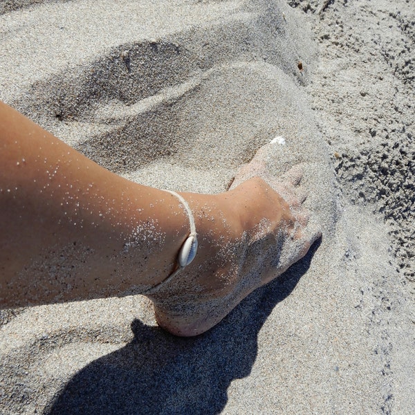 Make a wish surfer style summer natural Cowrie shell anklet/bracelet