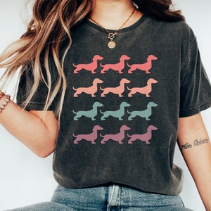 Dachshund Shirt, Retro Doxies, Dachshund Mom, Cute Wiener Dog Owner Gifts, Sausage Dog Lover T-Shirt, Unisex Graphic Tee