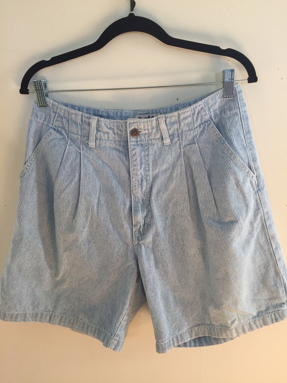 denim pleated shorts