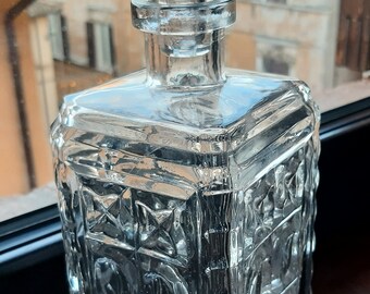 Liquor or whiskey glass bottle decanter made in Italy 70s mint