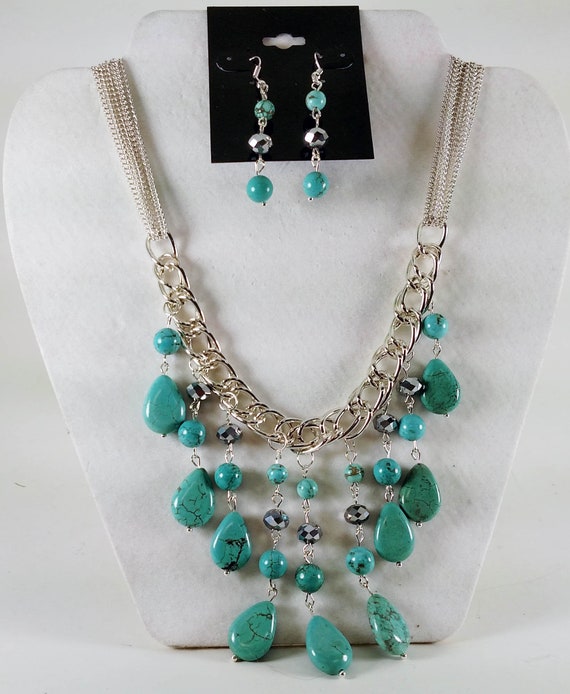 Stunning Magnesite and Silver Necklace and Earring Set