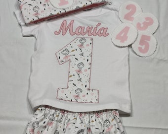 Birthday pack made of cotton fabric with drawings of ballerinas. Reversible birthday crown, personalized t-shirt and diaper cover.