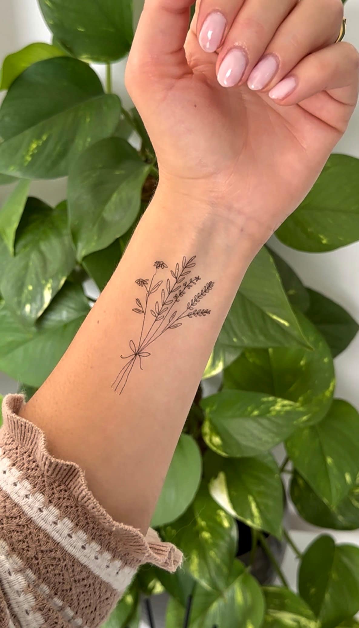 43 Gorgeous Flower Tattoos  Designs You Need in 2021  Glamour