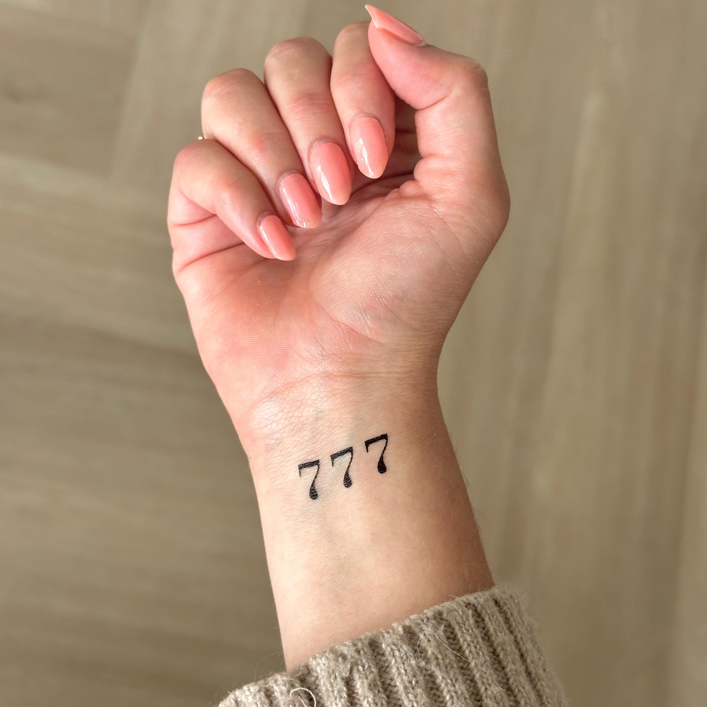 777 エンジェルナンバー (2 個セット) - 一時的なタトゥー - Etsy 日本