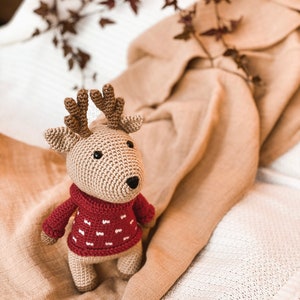 PATTERN - Chestnut The Reindeer - amigurumi pattern, crochet pattern, PDF