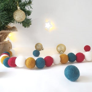 Christmas Decor - Jingle Bells Pom Pom - Felt Ball Garland