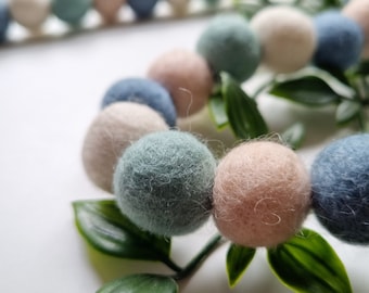 Décor de Noël - Guirlande de Pom Pom bleu pastel - Décor de pépinière de boules de feutre