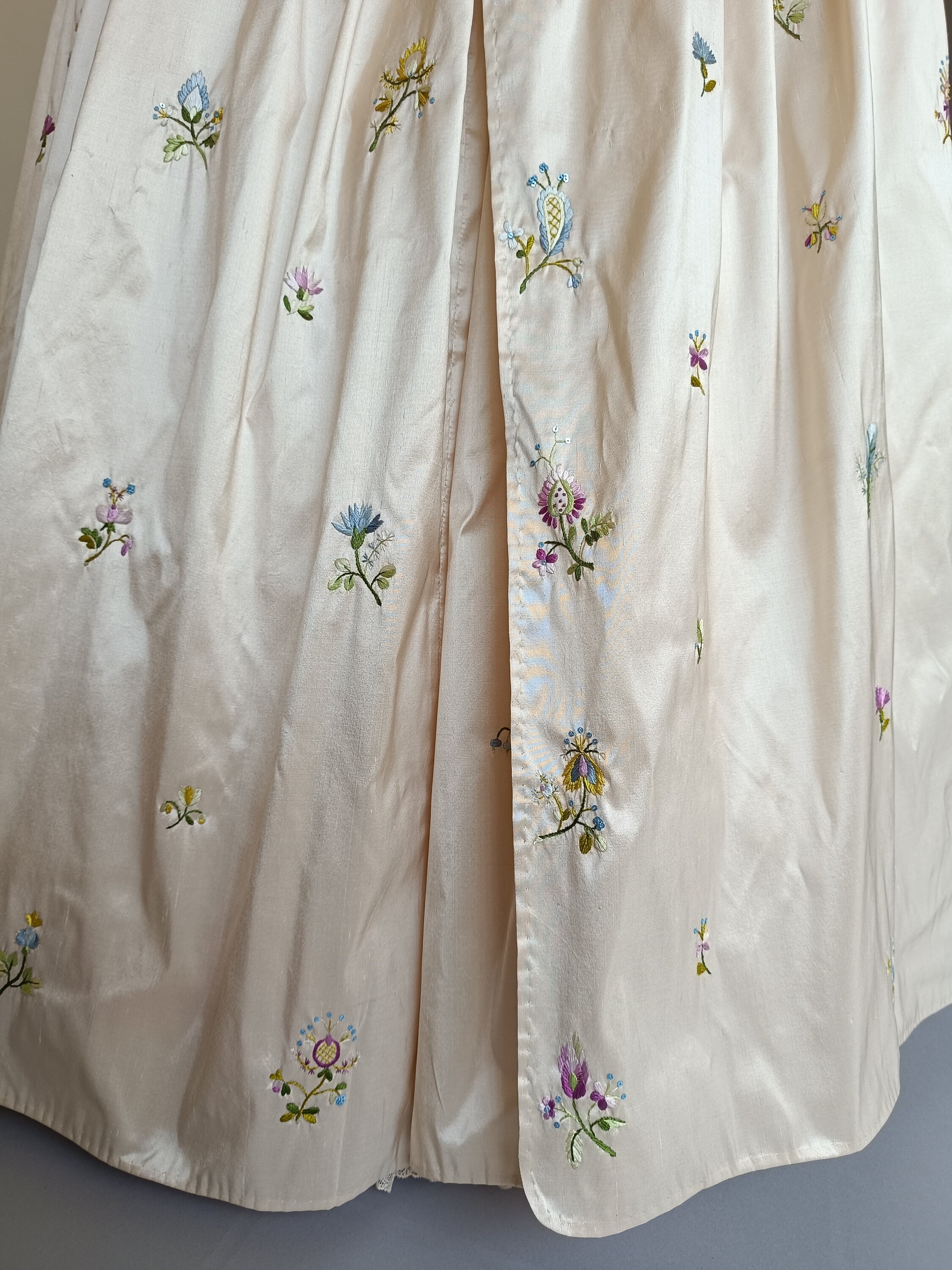 Robe a La Anglaise Dress Gown 18th Century Reenactment Marie Antoinette ...
