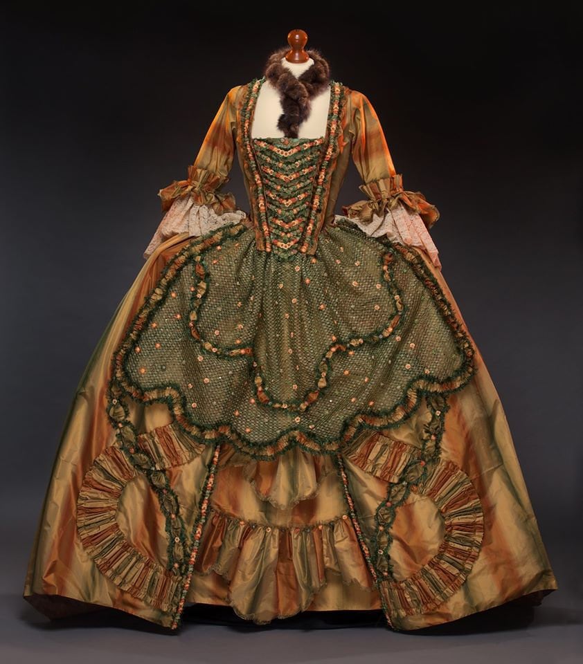 ローブ・ア・ラ・フランセーズ 18 世紀の衣装の再現 - Etsy 日本