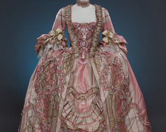 Robe à la française, reconstitution de costumes du XVIIIe siècle