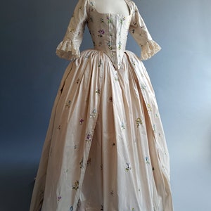 Robe a la anglaise dress gown 18th century reenactment Marie Antoinette