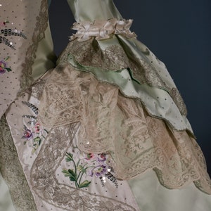 Robe à la française pareée reconstitution de costumes du XVIIIe siècle image 4