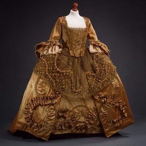 Robe a la francaise 18th century costume reenactment