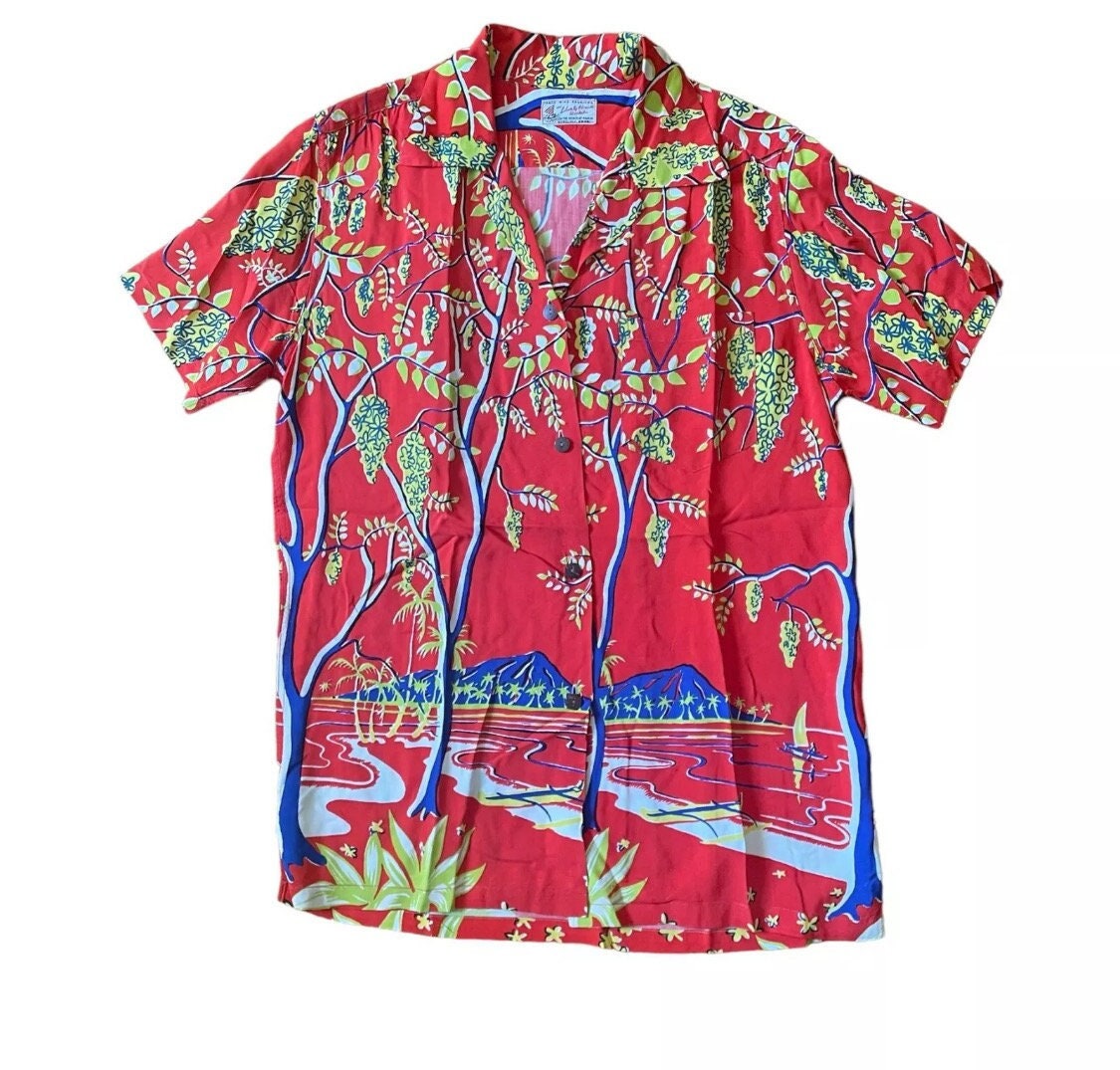 Vintage 40s Liberty House Waikiki Hawaiian Aloha Shirt // Volcano 