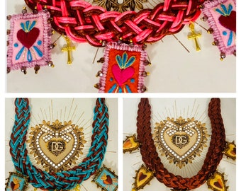 Milagrito Sagrado Corazón / Little Miracle Embroidered Sacred Heart Cross stitch Necklace