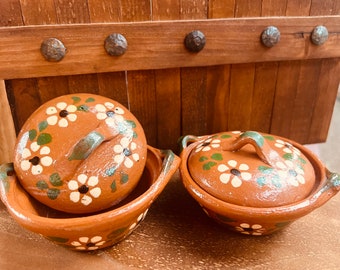 Handmade Clay/Barro Mexican bowl/mini cooking pot with lid