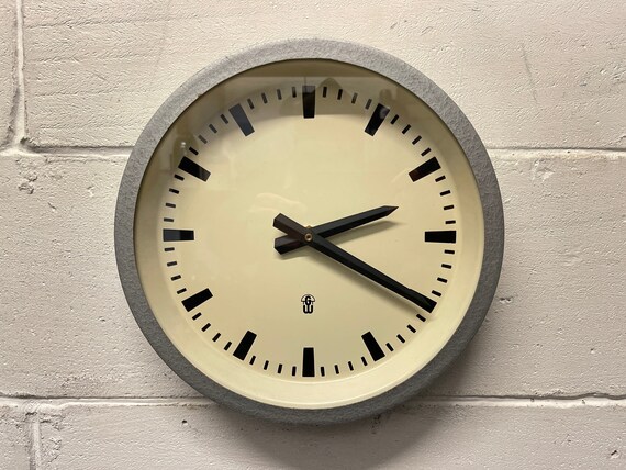 1960s East German Clock By GW ( Geratewerk Liepzig )