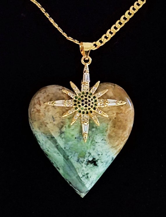 Pendentif Petit Cœur En Calcédoine - Pierre Naturelle - Collier Chakra - France Minéraux - Neuf