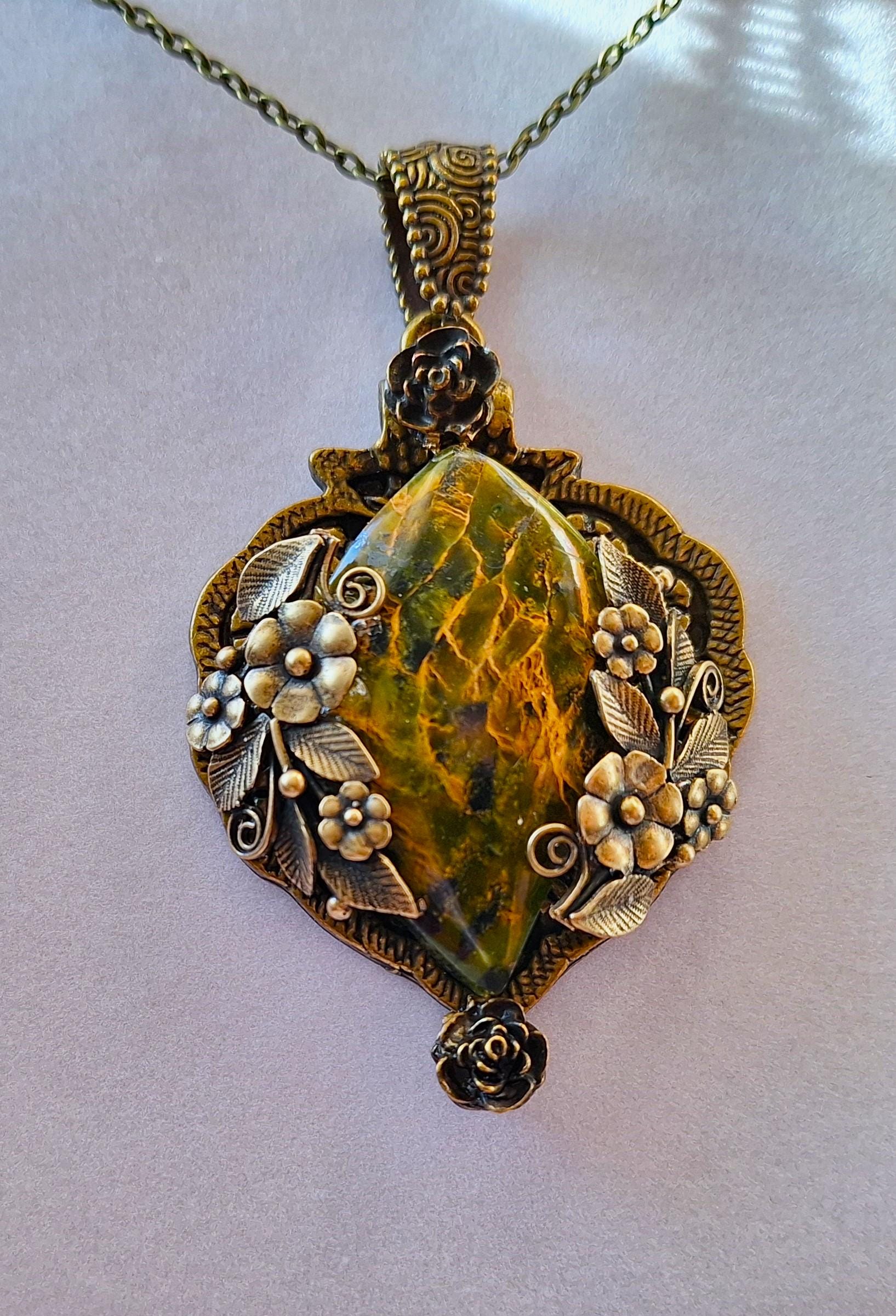 20インチの素晴らしい希少なウィリアムサイト カボション ネックレス