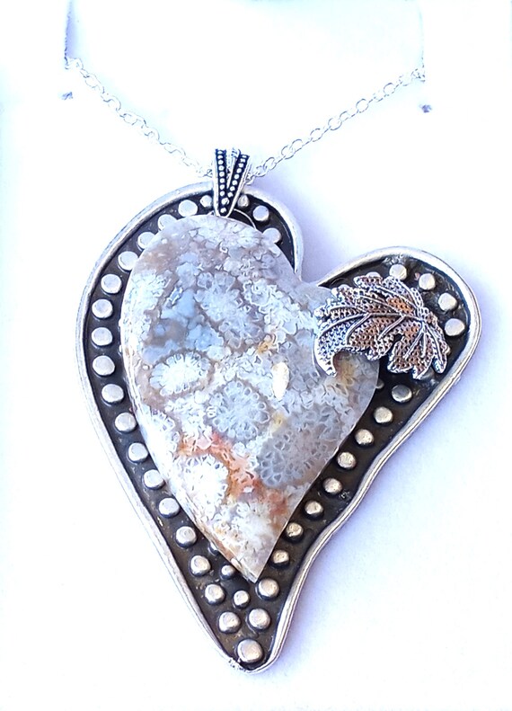 Fossil necklace heart deals