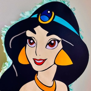 Jasmine Pinata (Face)