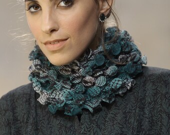 BOGGS SCHEME Handmade  arm knit crochet loop infinity circle scarf shawl cowl wrap dark blue navy purple gothic  NEW
