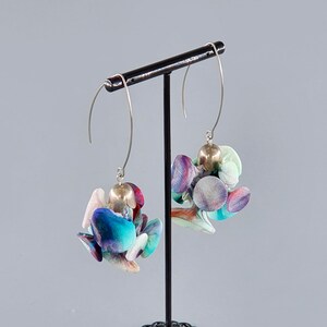 Pendientes divertidos, accesorios llamativos, joyas de tela, pendientes largos llamativos, pendientes llamativos únicos, pendientes vanguardistas, shibori