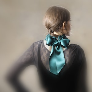 Green Velvet Scarf, Velvet Collar, Big Bold Chunky Necklace, Art Scarf, Fabric Scarf Necklace, Textile Jewelry, Unique Handmade Fabric Scarf