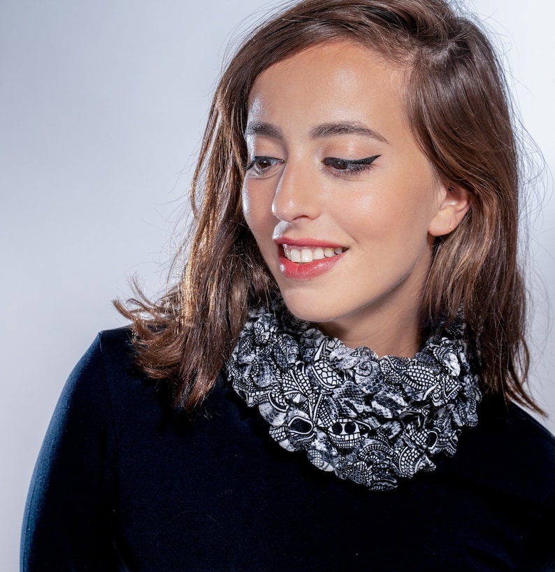 Chunky Necklace Black White Scarf Infinity Scarf Necklace Etsy