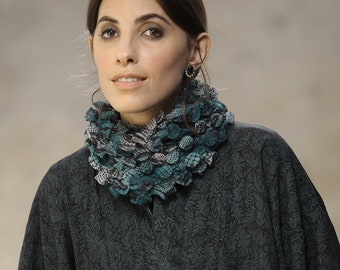 Extra grote ketting, stoffen ketting, avant-gardistische sieraden, grote colsjaal, chokersjaal, gewaagde statementketting, draagbare kunst, Fungi Studio