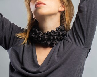 Handgemachte Choker Halskette, Schwarze Choker Halskette, Textil Schmuck, Avantgarde Schmuck, Breite Halskette, Einzigartige Halskette, Stoff Halskette