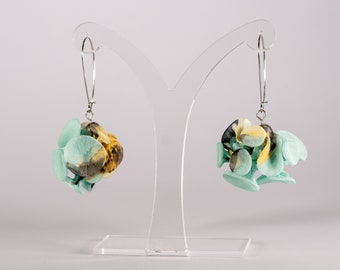 Boucles d'oreilles en tissu menthe, Boucles d'oreilles stylées, Grosses boucles d'oreilles, Boucles d'oreilles pendantes, Bijoux en textile, Boucles d'oreilles fleurs, Bijoux en tissu, Art vestimentaire