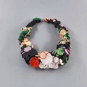Collier Textile, Textile Jewelry, Bold Statement Necklace, Unique Bib Necklace, Colorful Necklace, Long Necklace, Handmade Fabric Necklace