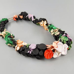 Haklappshalsband, Bohohalsband, Tyghalsband, Tygsmycken, Unikt uttalandehalsband, Ovanligt halsband, Extravagant halsband