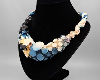 Einzigartige Stoff Halskette, Textilschmuck, Boho Halskette, Handgemachte Halskette, Stoff Halskette, Bold Statement Halskette, Ungewöhnliche Halskette