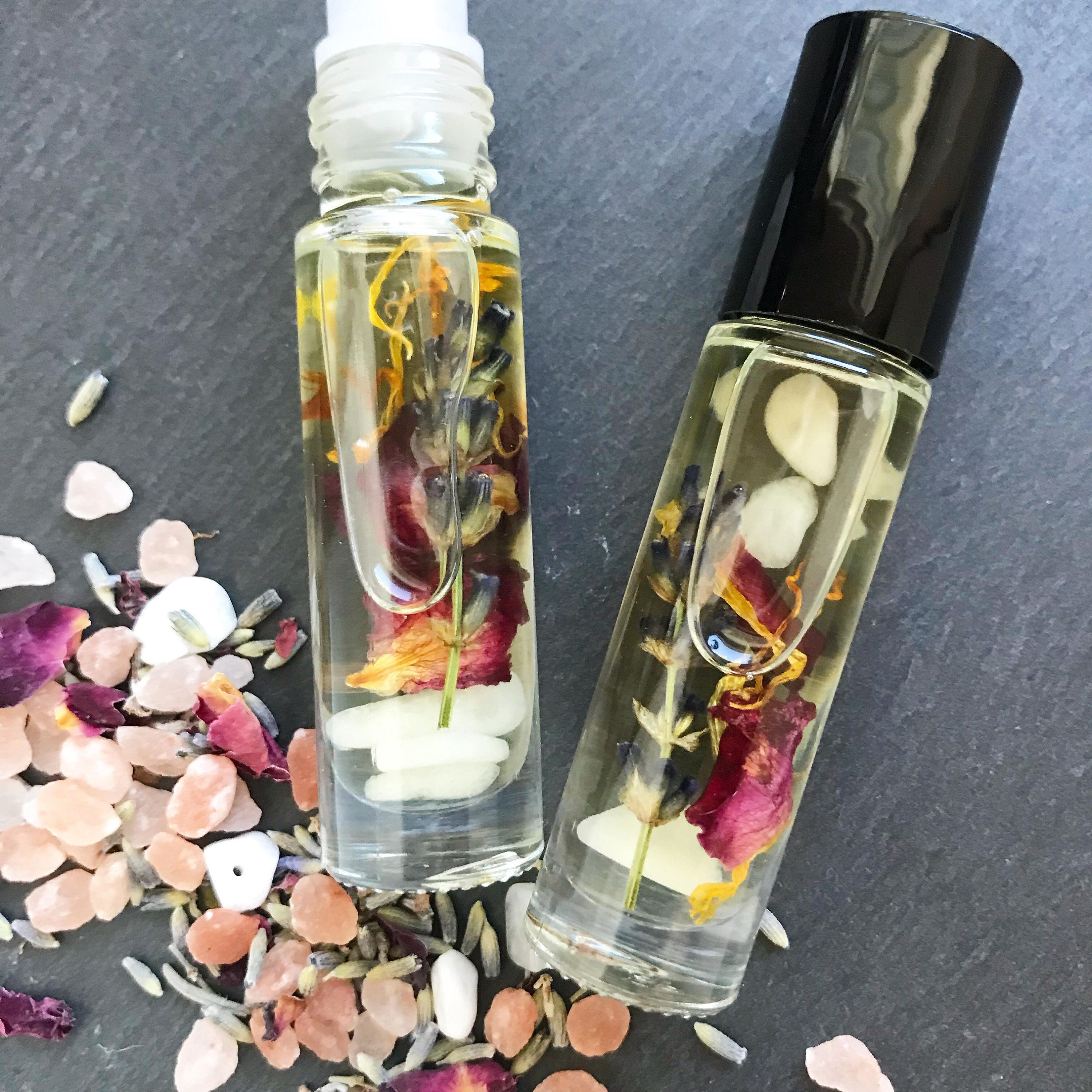 Твердые духи своими руками. Духи масло разливанты. Самодельные масляные духи. Духи деревьев. Добавляем масло в духи.