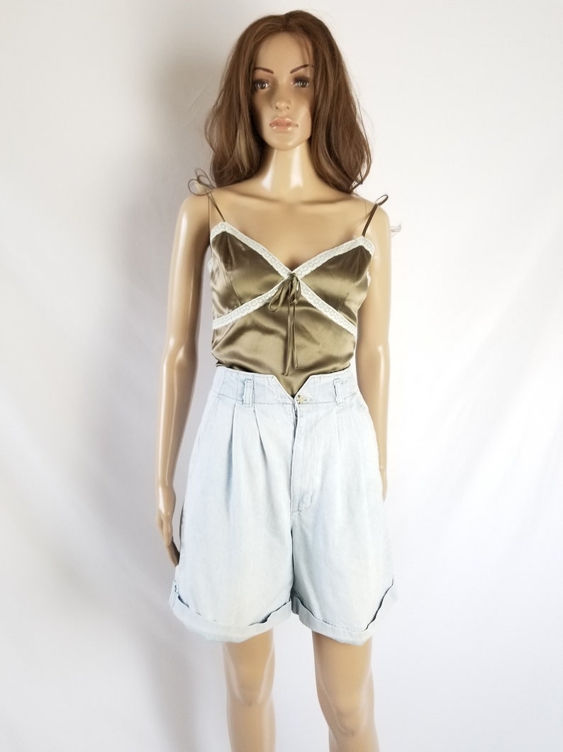 Vintage French Navy Highwaisted Light Wash bue Pleated Shorts Mom shorts Women/'s size 26
