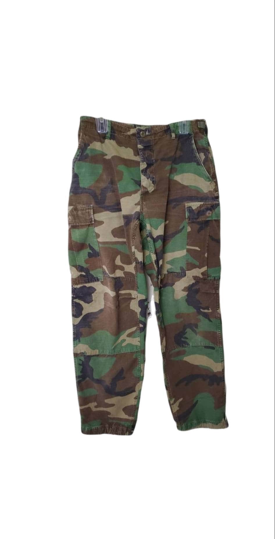 Vintage High Waisted Authentic Army Camofluge Cargo Pants