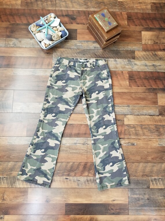 tommy hilfiger camouflage pants