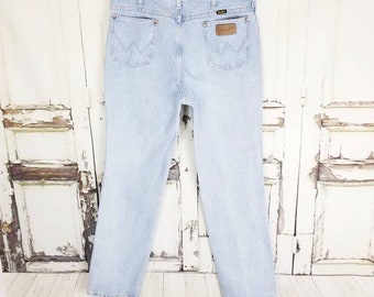 Wrangler Jeans Light Wash Blue Slim Straight Leg Jeans Size 33 34