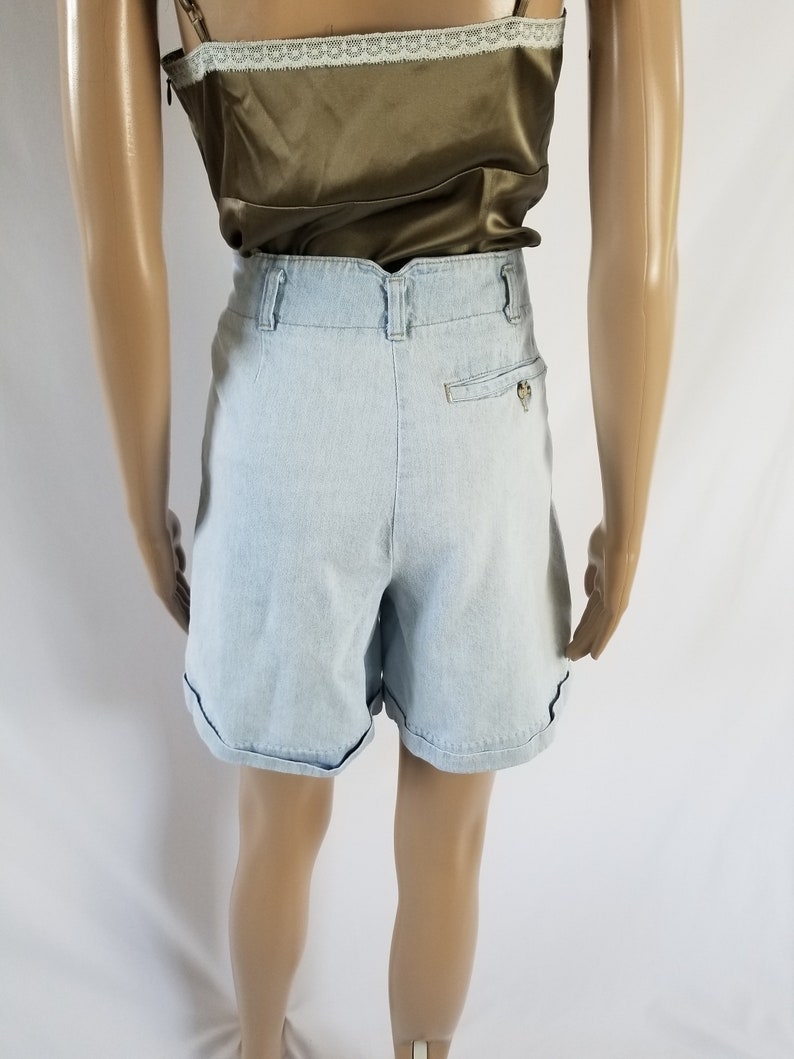 Vintage French Navy Highwaisted Light Wash bue Pleated Shorts Mom shorts Women/'s size 26