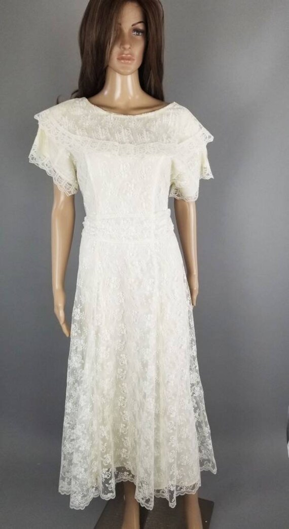 Vintage 70s Gunne Sax by Jessica Mclintock Cream o