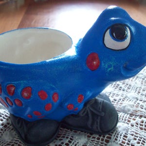 Blue frog vase